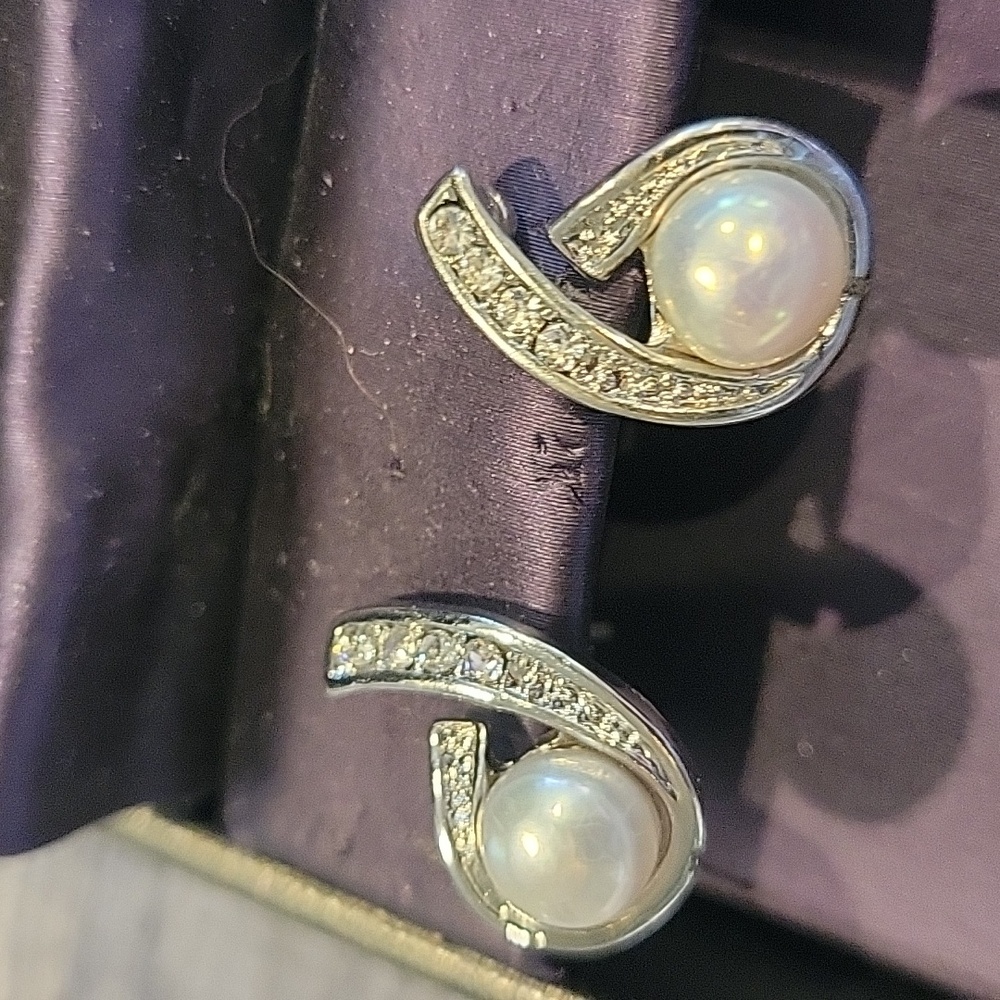 Contessa Di Capri Sterling Silver and Pearl Bridal Jewelry Set, New - Picture 6 of 6